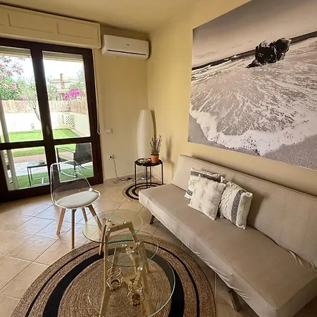 Tatil Evi Oliva In Quartu Sant Elena, Capitana, With Big Garden And Sea View! Capitana