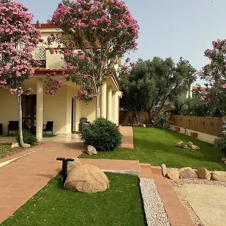 Tatil Evi Oliva In Quartu Sant Elena, Capitana, With Big Garden And Sea View! Capitana