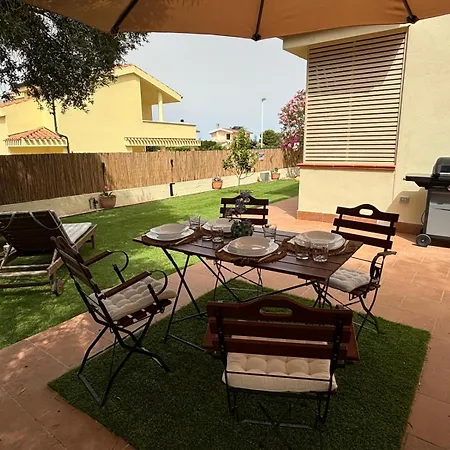 Oliva In Quartu Sant Elena, Capitana, With Big Garden And Sea View! Hébergement de vacances Capitana