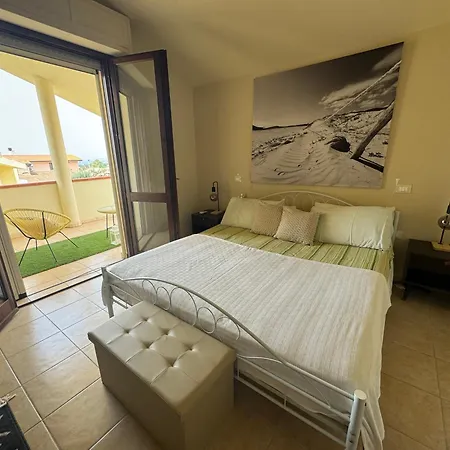 Oliva In Quartu Sant Elena, Capitana, With Big Garden And Sea View! Hébergement de vacances Capitana