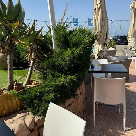 Villa Oliva In Quartu Sant Elena, Capitana, With Big Garden And Sea View! Capitana